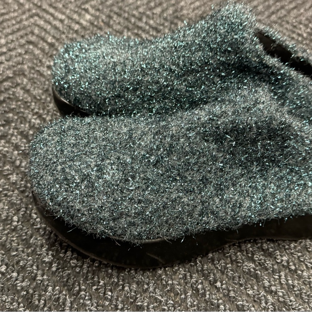 Puppets and Puppets Fuzzy Green Platform Clog Size 9